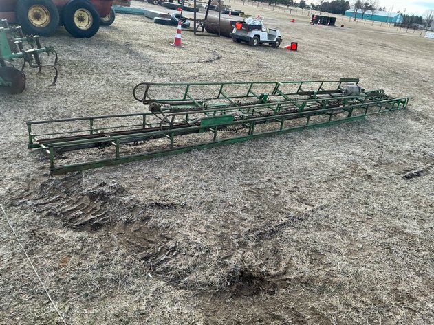 Image for John Deere bale conveyor with electric motor