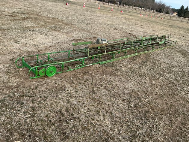 Image for John Deere bale conveyor with electric motor