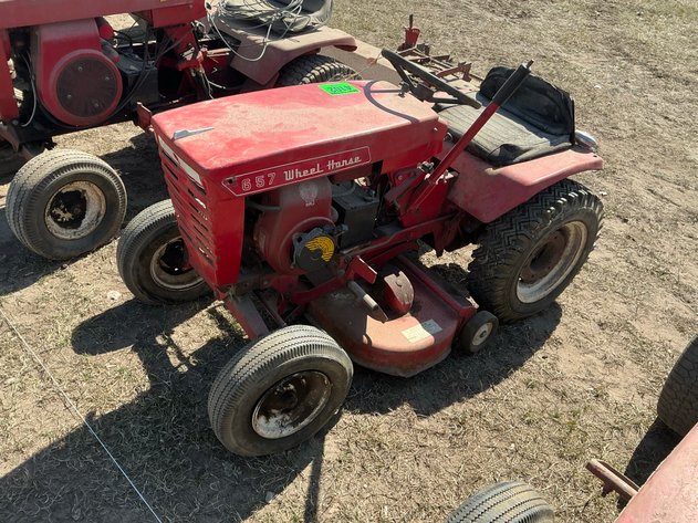 Image for Wheel Horse 657 garden tractor w/32