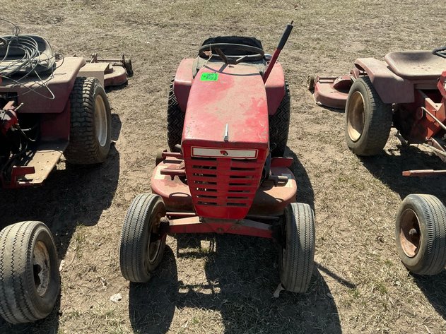 Image for Wheel Horse 657 garden tractor w/32