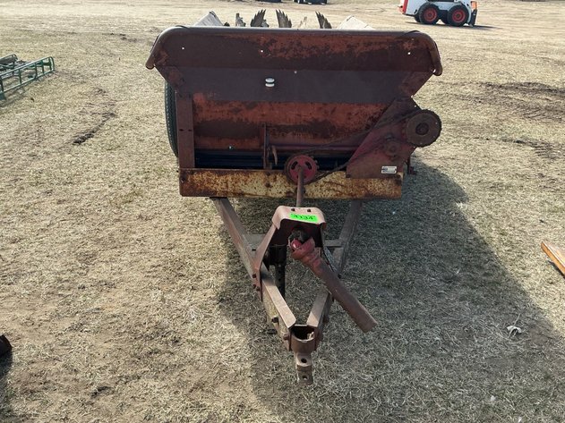 Image for New Holland 325 manure spreader