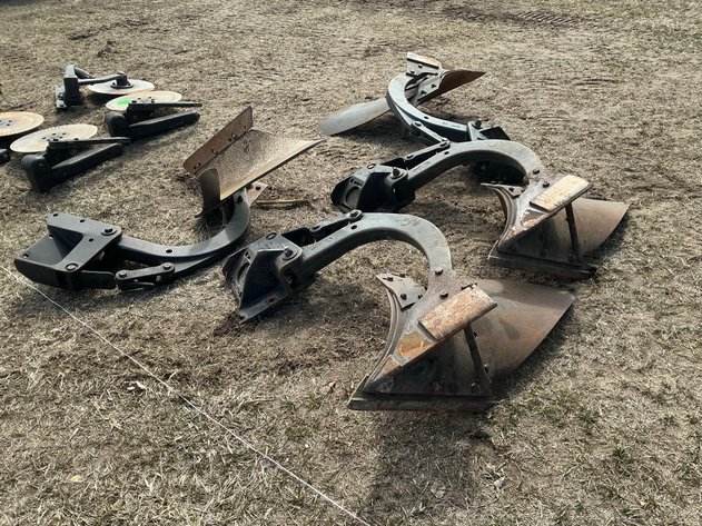 Image for (4) moldboards off of John Deere 2700 plow