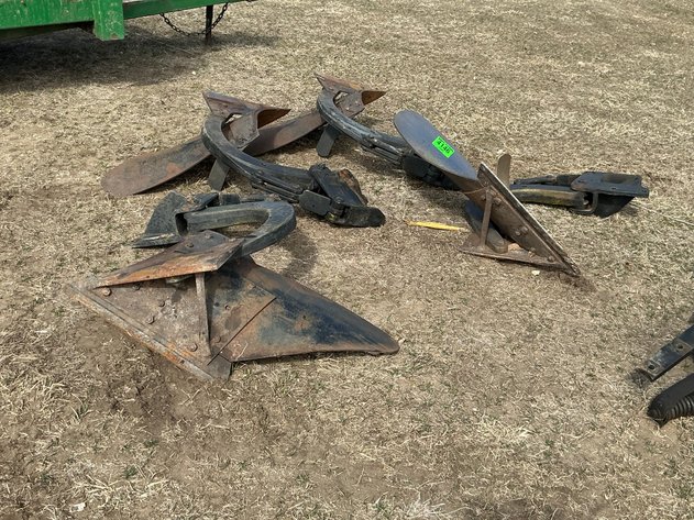 Image for (4) moldboards off of John Deere 2700 plow