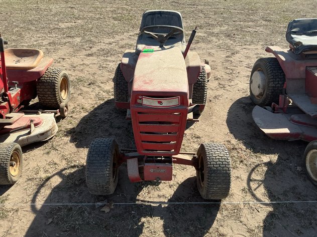 Image for Wheel Horse B-8 garden tractor w/deck