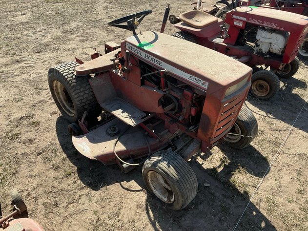 Image for Wheel Horse C-121 garden tractor w/42