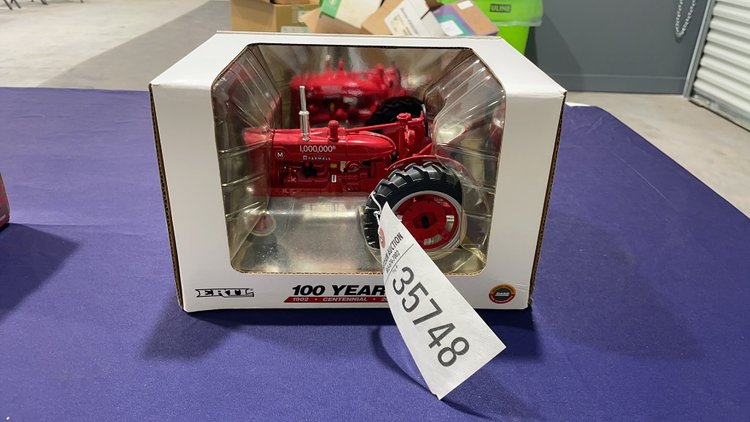 Image for DAY 1 NATIONAL INTERNATIONAL HARVESTER COLLECTORS CLUB ANNUAL ABSOLUTE AUCTION