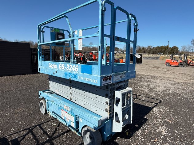 Image for 2003 GENIE GS3246 ELECTRIC SCISSOR LIFT
