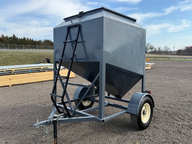 Image for L-H VERSA TOTE TOWABLE FEED BIN