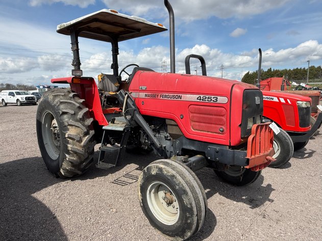 Image for MASSEY FERGUSON 4253 TRACTOR