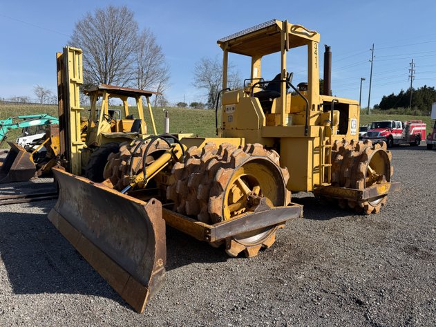 Image for CAT 815 SHEEPS FOOT COMPACTOR