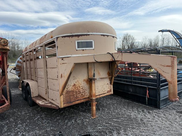 Image for 1993 W&W 14' GOOSENECK LIVESTOCK TRAILER