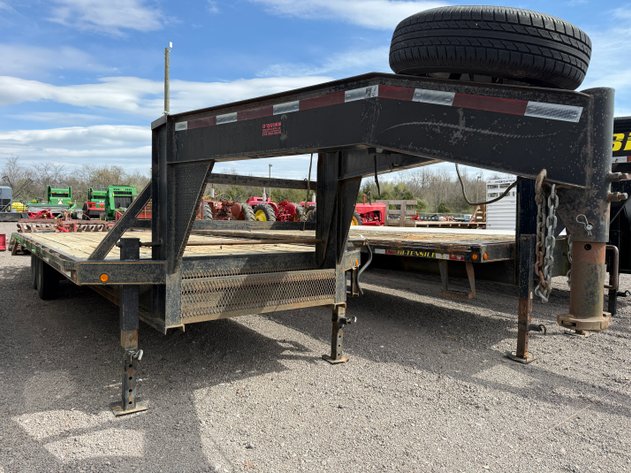 Image for 2013 Q-QUINN 25' GOOSENECK TRAILER