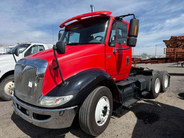 Image for 2004 INTERNATIONAL 8600 TANDEM AXLE ROAD TRACTOR