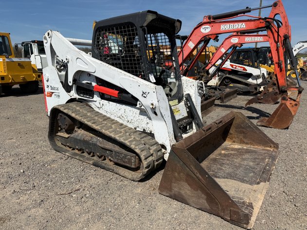 Image for 2017 BOBCAT T740 TRACK SKID STEER