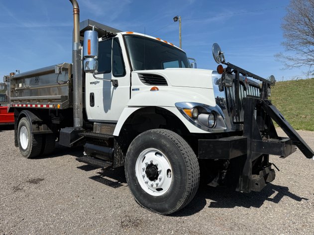 Image for 2010 INTERNATIONAL WORKSTAR DUMP TRUCK