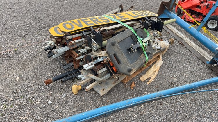 Image for PALLET OF VARIOUS SIGNS AND POSTS