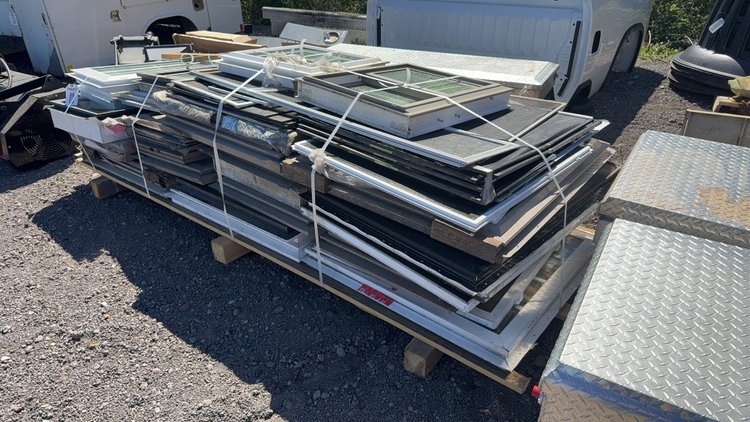Image for PALLET OF VARIOUS SIZED WINDOWS