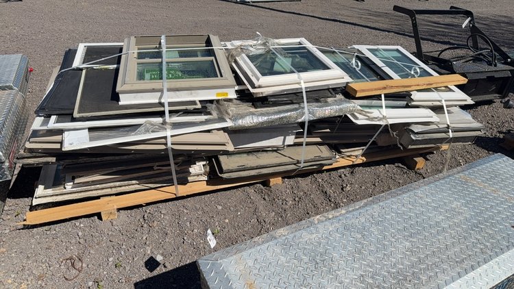 Image for PALLET OF VARIOUS SIZED WINDOWS
