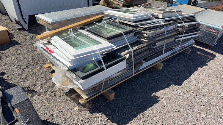 Image for PALLET OF VARIOUS SIZED WINDOWS