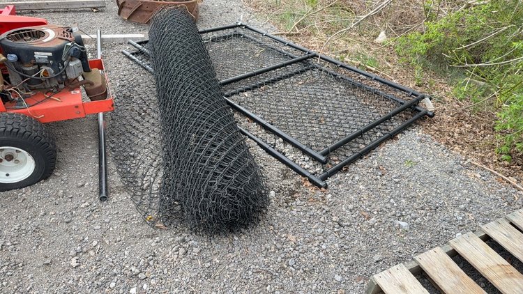 Image for QTY(2) 8' CHAINLINK FENCE PANELS