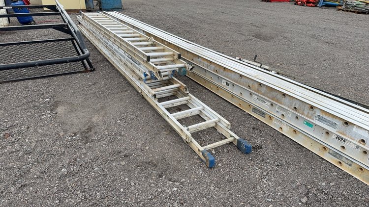 Image for QTY (4) VARIOUS SIZE EXTENSION LADDER