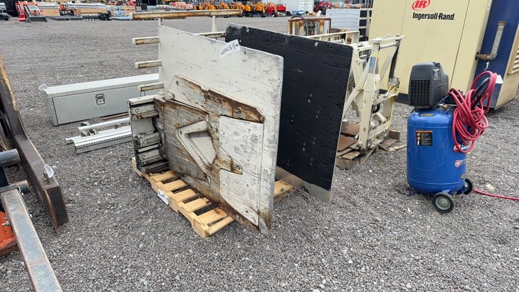 Image for FORKLIFT HYD SQUEEZE CLAMP