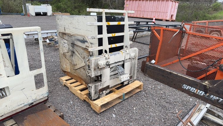 Image for FORKLIFT HYD SQUEEZE CLAMP