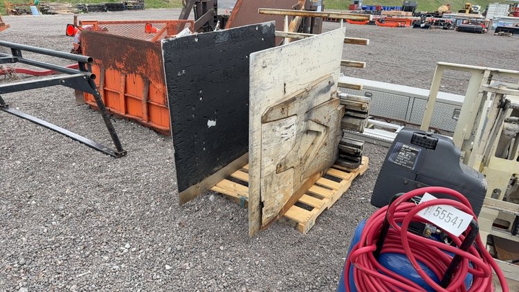 Image for FORKLIFT HYD SQUEEZE CLAMP