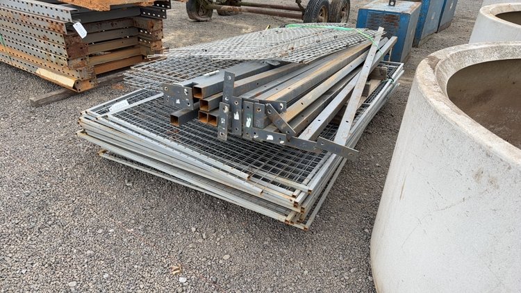 Image for PALLET OF VARIOUS WIRE MESH PANELS