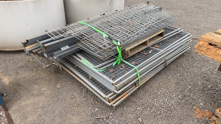 Image for PALLET OF VARIOUS WIRE MESH PANELS