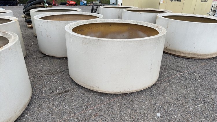 Image for QTY(3) 6' FIBERGLASS PLANTERS