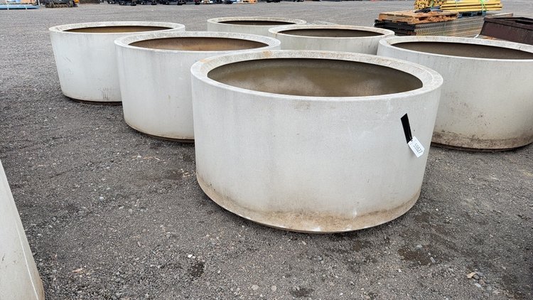 Image for QTY(3) 6' FIBERGLASS PLANTERS