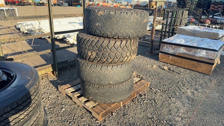 Image for QTY(4) 35 X 12.50R17LT TIRES ON XD 8 LUG WHEELS