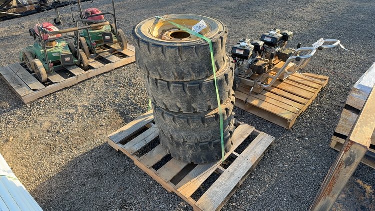 Image for QTY (4) 10-16.5 SKID STEER TIRES
