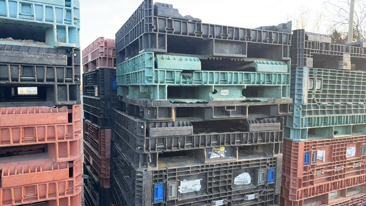 Image for QTY(2) STACK OF PLASTIC PALLETS