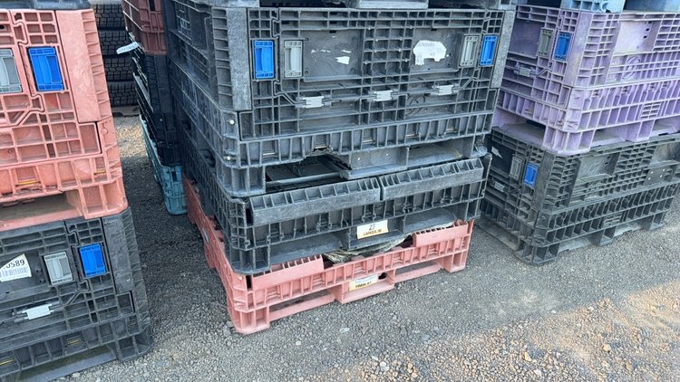 Image for QTY(2) STACK OF PLASTIC PALLETS