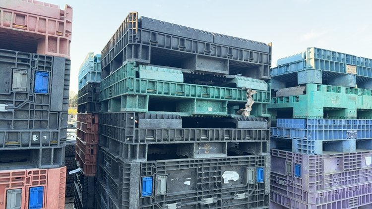 Image for QTY(2) STACK OF PLASTIC PALLETS