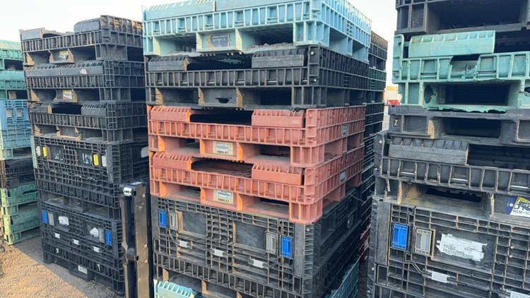 Image for QTY(2) STACK OF PLASTIC PALLETS