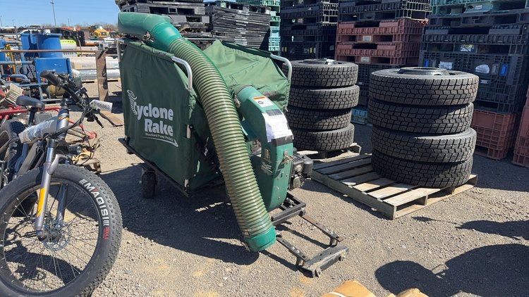 Image for CYCLONE RAKE LEAF VAC
