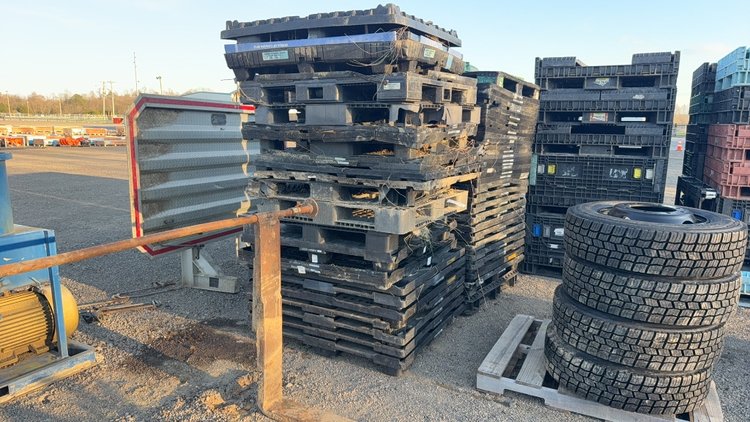 Image for QTY(2) STACK OF PLASTIC PALLETS