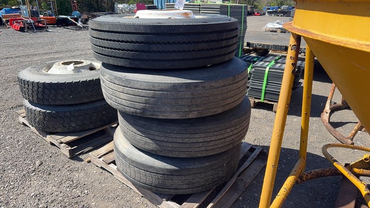 Image for QTY (4) 22.5 TIRES ON 10 LUG WHEELS