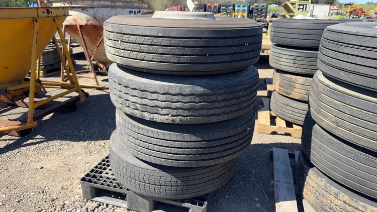 Image for QTY (4) 22.5 TIRES ON 10 LUG WHEELS