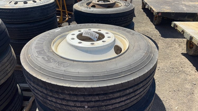 Image for QTY (4) 22.5 TIRES ON 10 LUG WHEELS