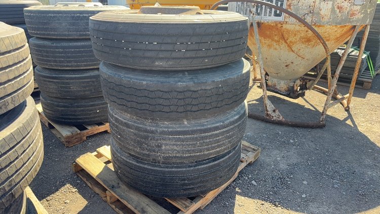 Image for QTY (4) 22.5 TIRES ON 10 LUG WHEELS