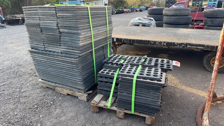 Image for QTY (2) PALLET RUBBER BARN STALL FLOOR