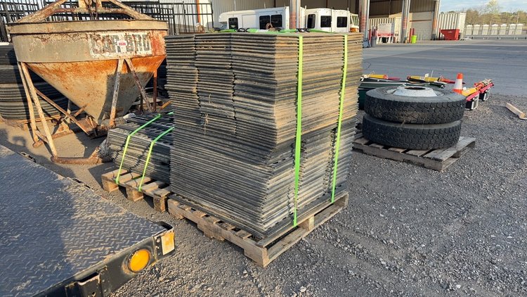Image for QTY (2) PALLET RUBBER BARN STALL FLOOR