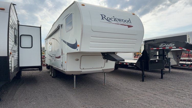Image for 2006 ROCKWOOD 28' 5TH WHEEL CAMPER