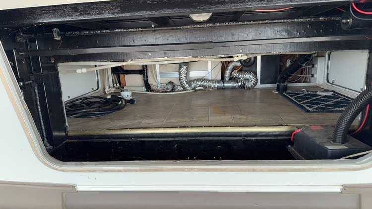 Image for 2006 ROCKWOOD 28' 5TH WHEEL CAMPER