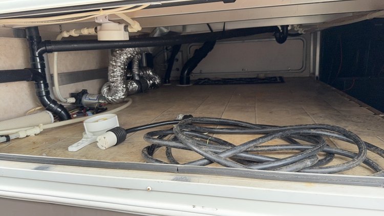 Image for 2006 ROCKWOOD 28' 5TH WHEEL CAMPER