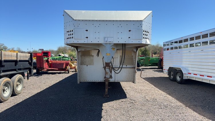 Image for 1988 WILSON 25' ALUMINUM LIVESTOCK TRAILER